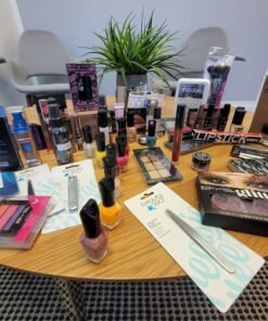 Maquillaje al por mayor por cajas, 300 unidades minimas